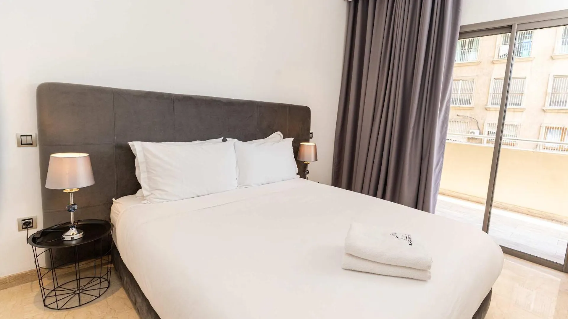 Garden View And Terrace 3Br - Appartali Luxury Platform 카사블랑카 0*,